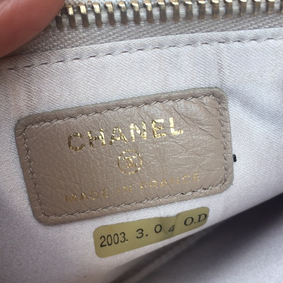 Authentic Chanel Travel Line Tote in good condition with pouch - Picture 14 of 15